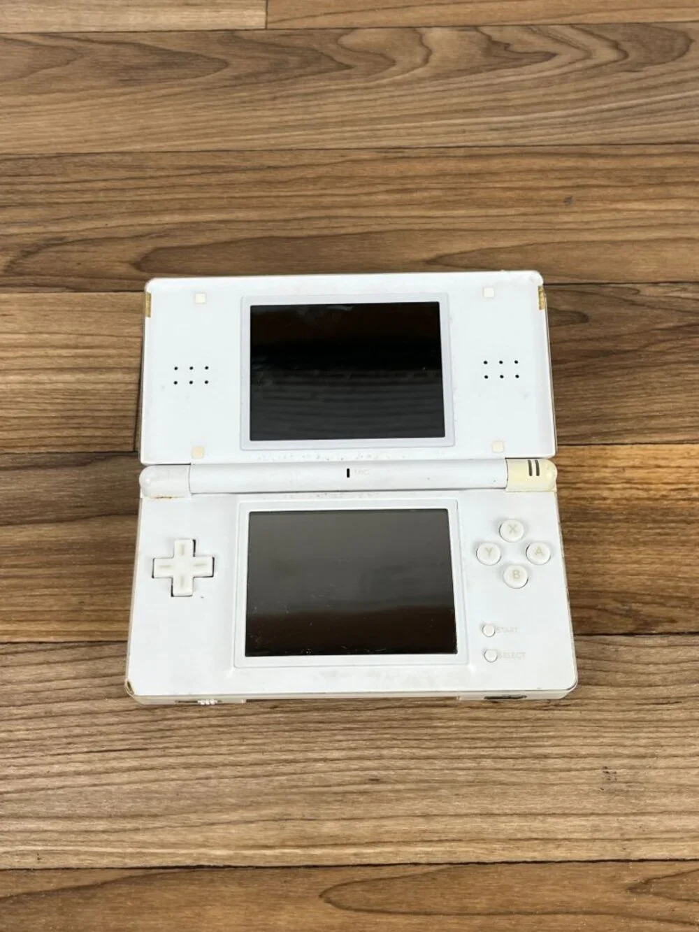 Not Working White Nintendo DS Lite Console only for parts or repair USG-001